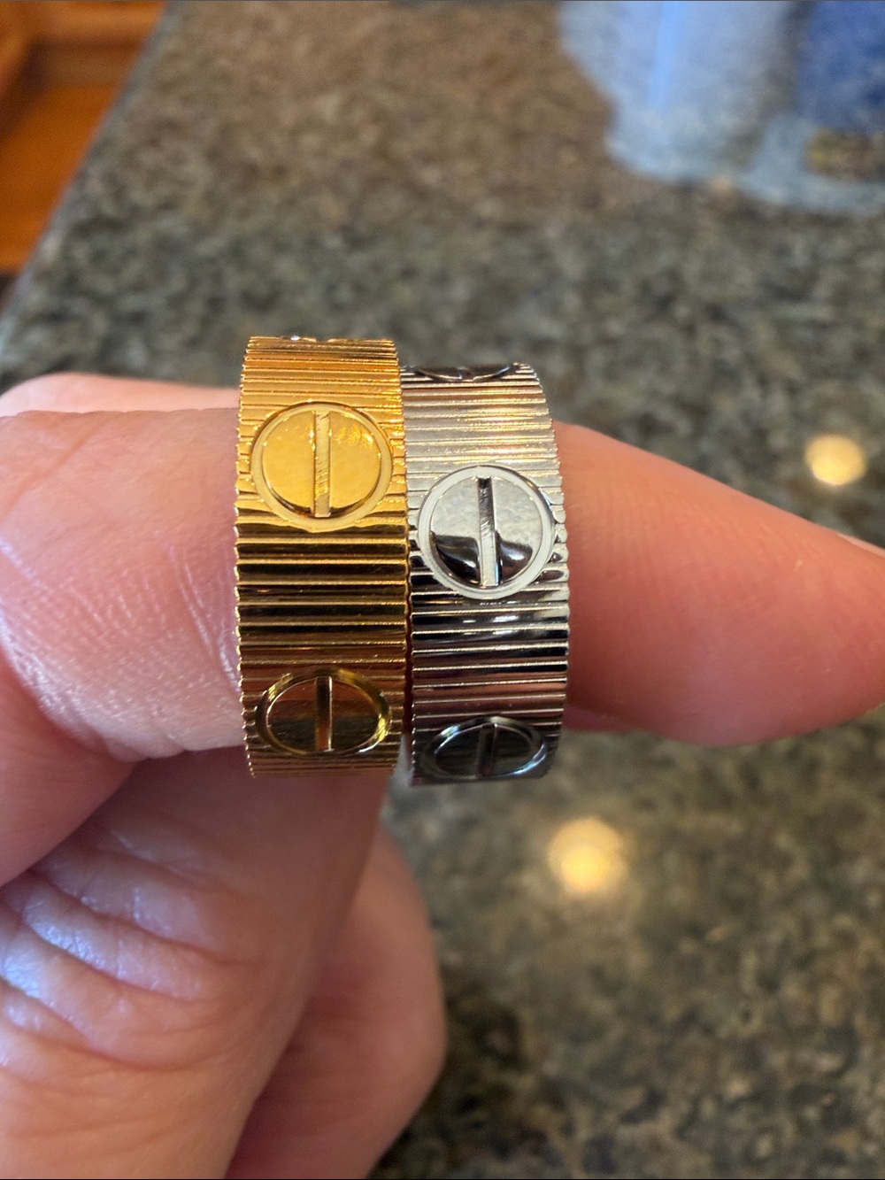 Screw rings - Picture 3 of 3